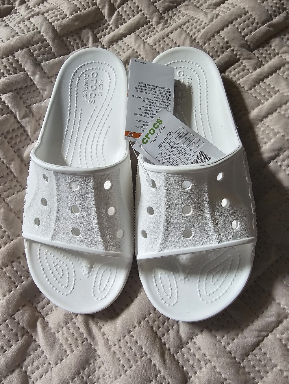 CROCS Mens Size 8/Womens Size 10 White Slide Sandals